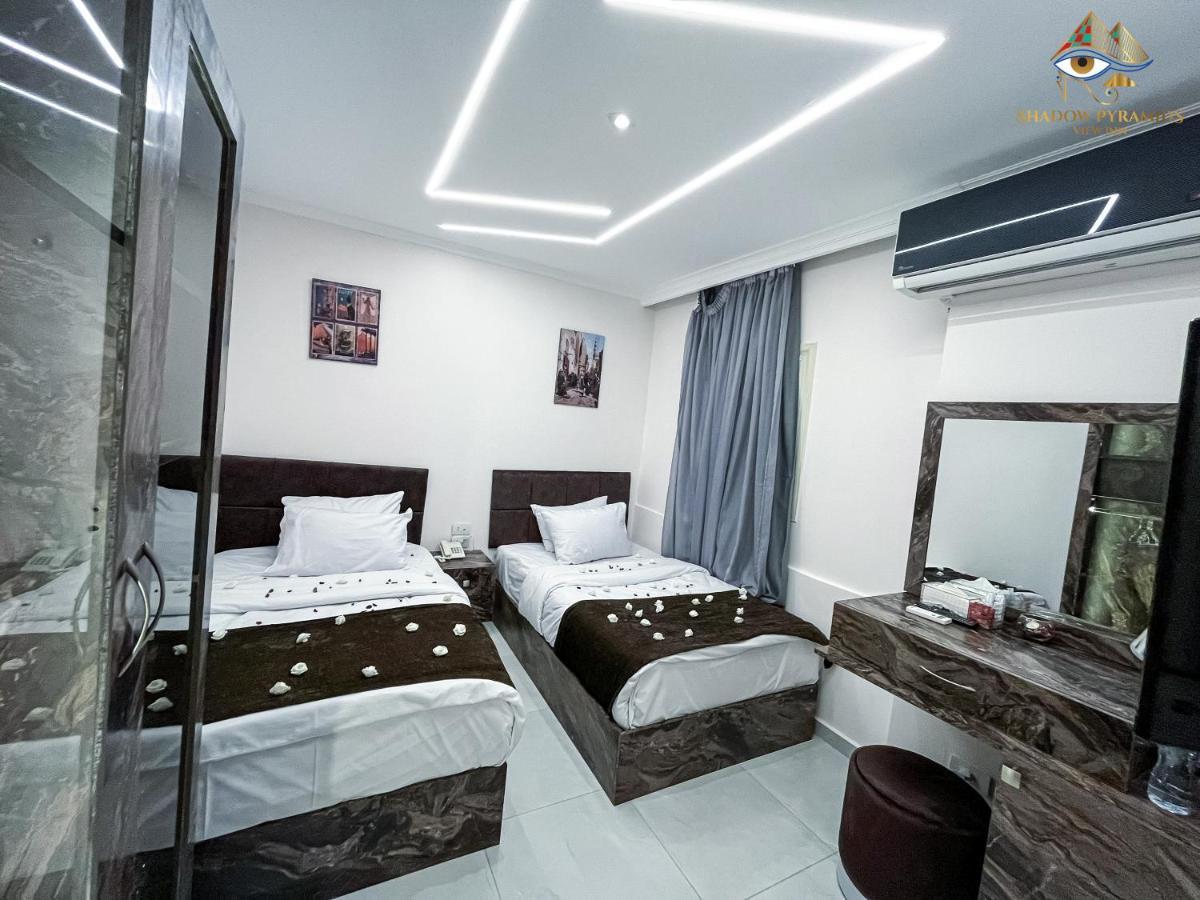 Shadow Pyramids Suites And Jacuzzi Kafret el-Gabal Exteriör bild