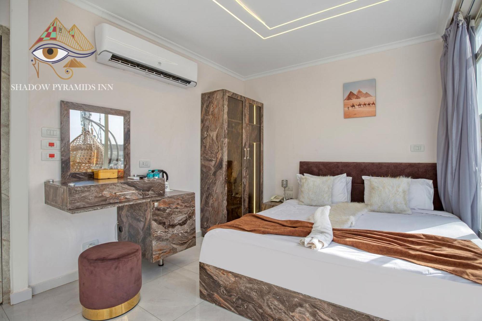 Shadow Pyramids Suites And Jacuzzi Kafret el-Gabal Exteriör bild