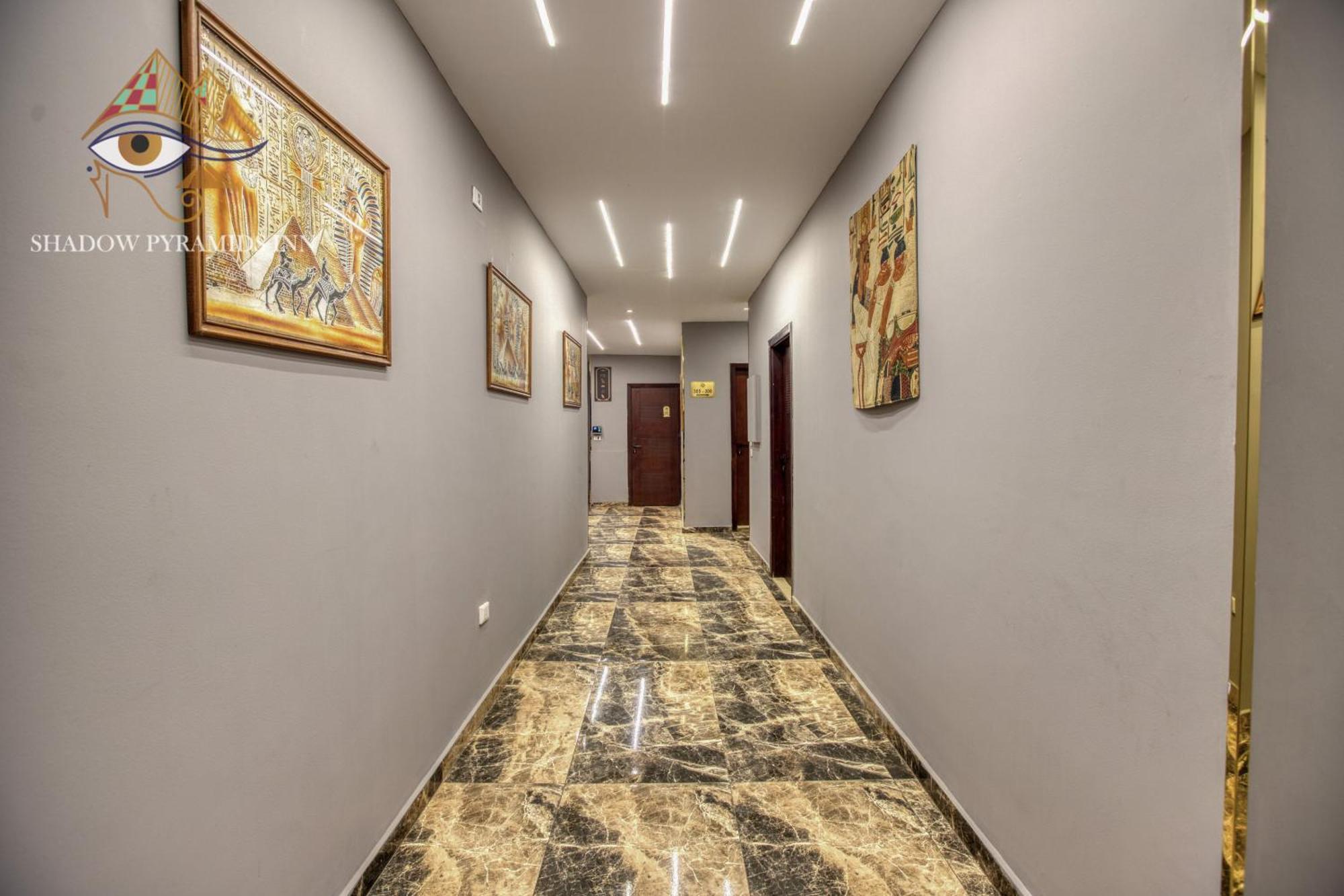 Shadow Pyramids Suites And Jacuzzi Kafret el-Gabal Exteriör bild