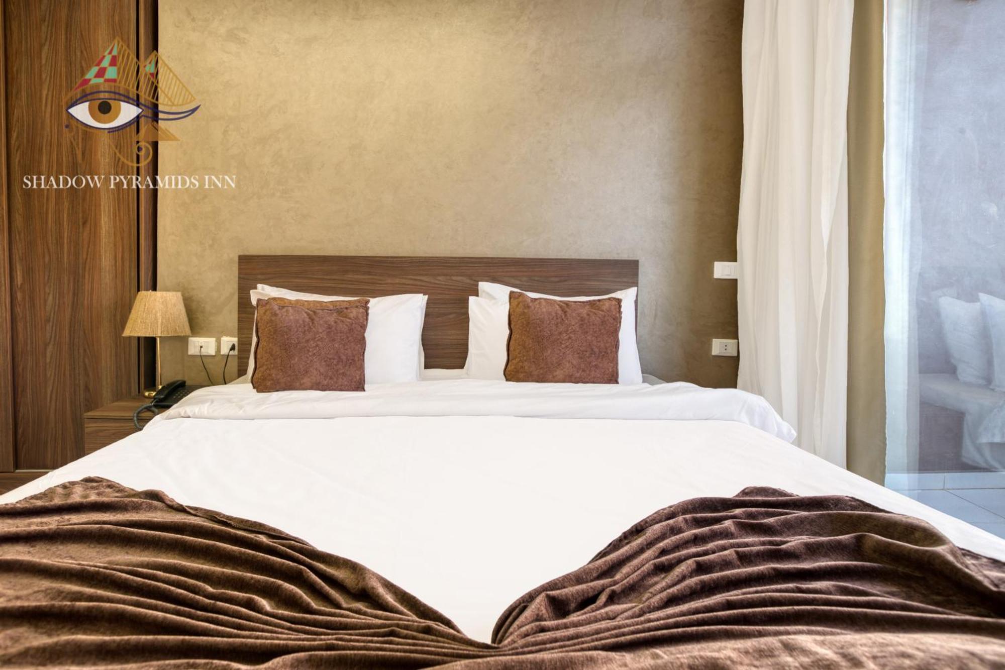 Shadow Pyramids Suites And Jacuzzi Kafret el-Gabal Exteriör bild