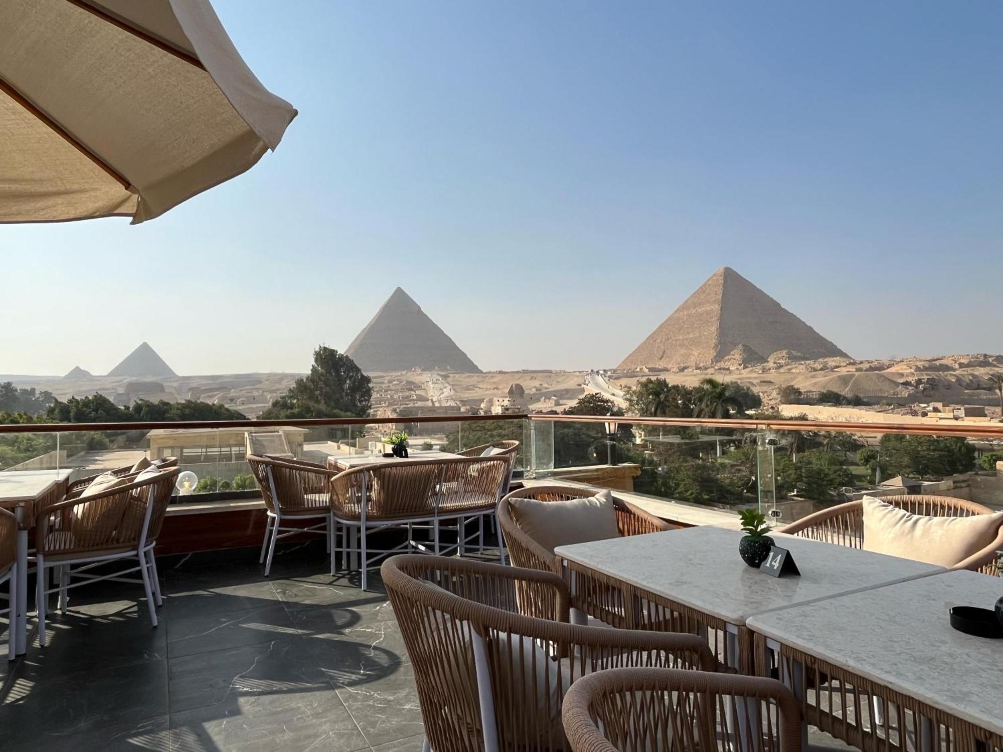 Shadow Pyramids Suites And Jacuzzi Kafret el-Gabal Exteriör bild