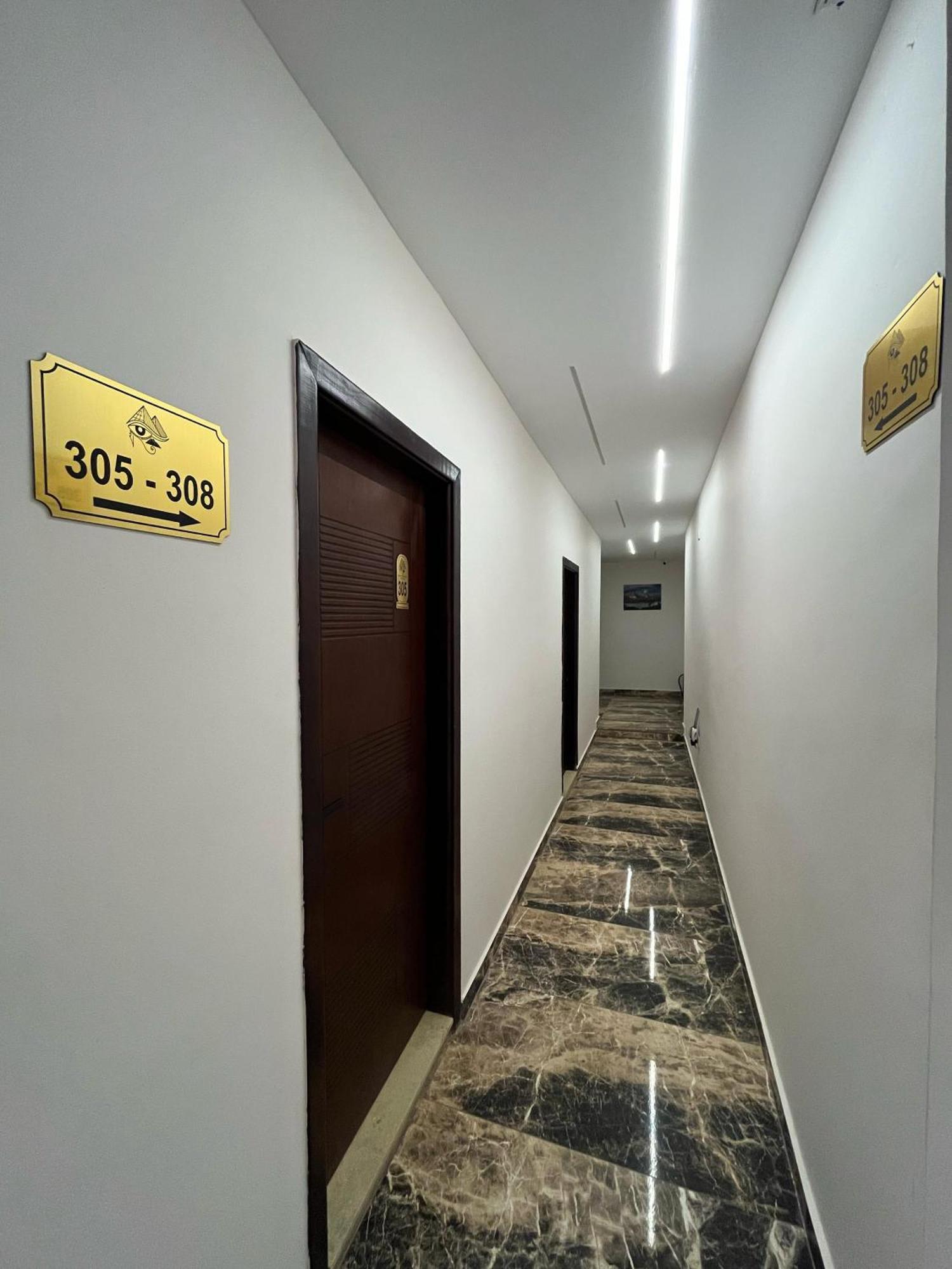 Shadow Pyramids Suites And Jacuzzi Kafret el-Gabal Exteriör bild