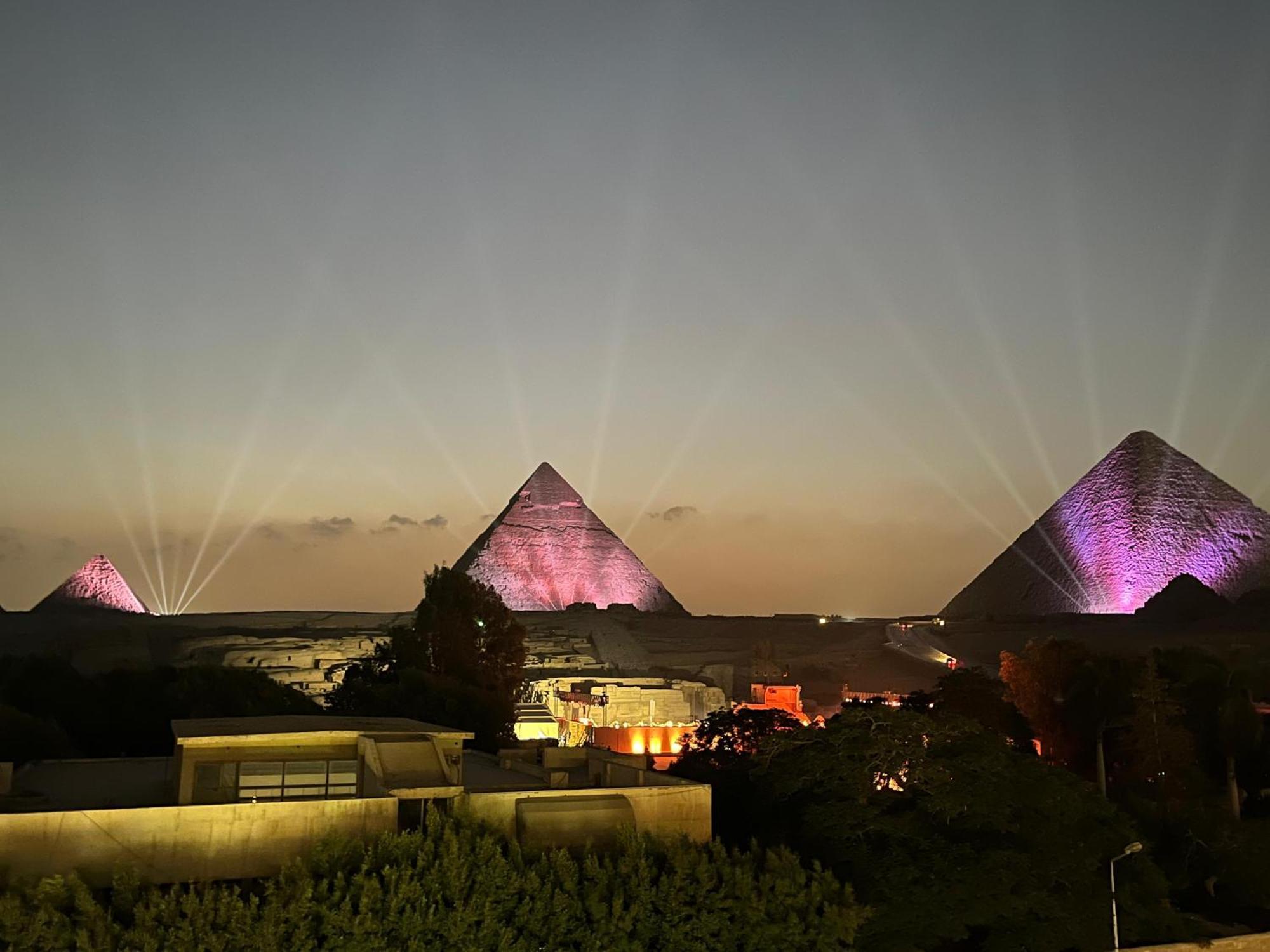 Shadow Pyramids Suites And Jacuzzi Kafret el-Gabal Exteriör bild