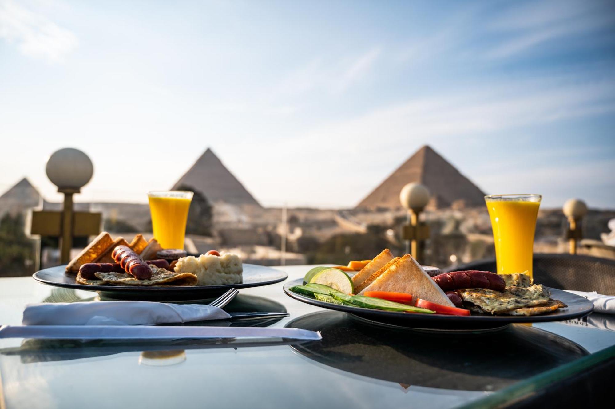 Shadow Pyramids Suites And Jacuzzi Kafret el-Gabal Exteriör bild