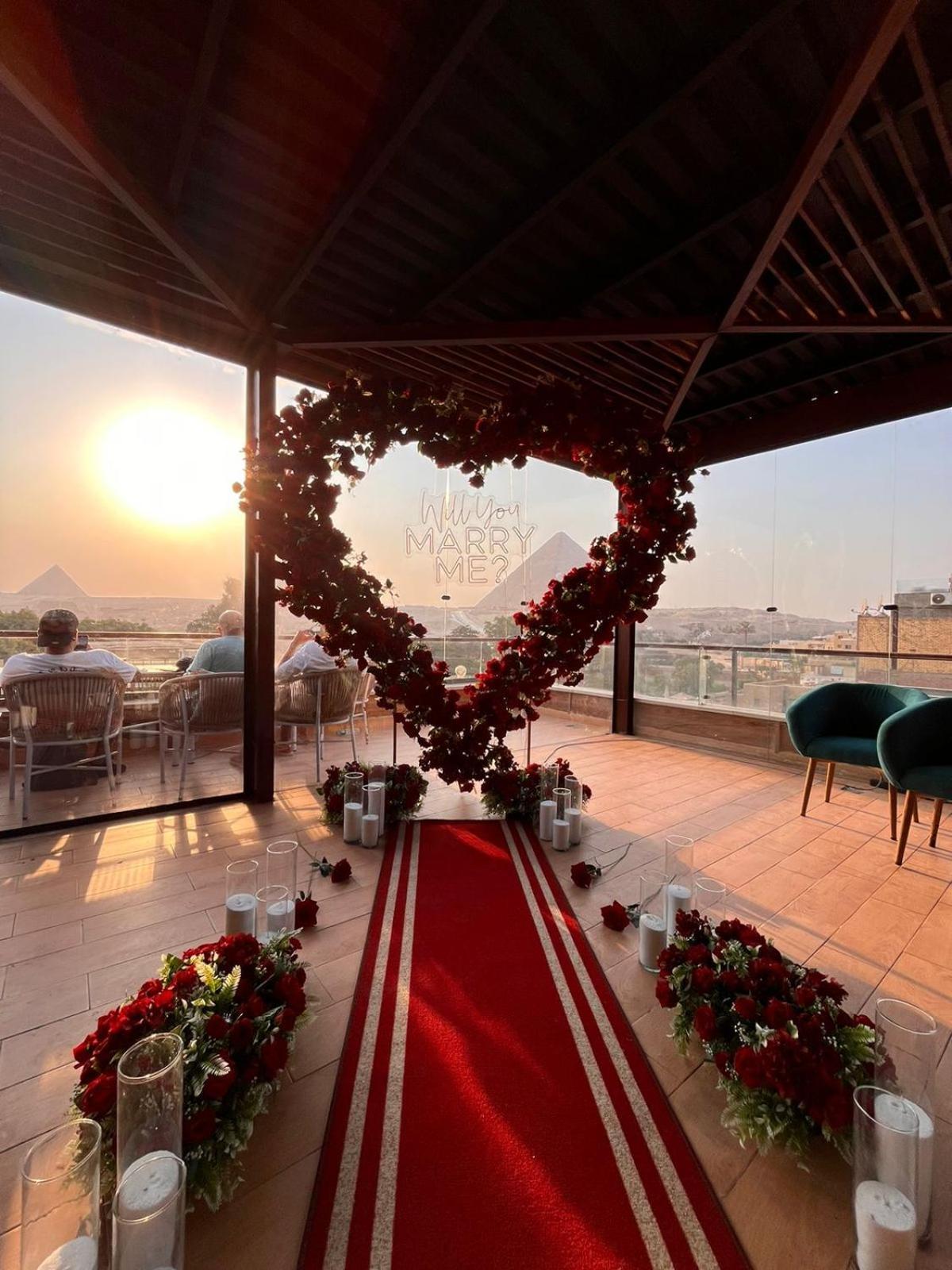 Shadow Pyramids Suites And Jacuzzi Kafret el-Gabal Exteriör bild